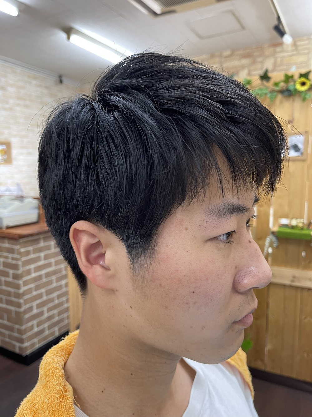 黒髪のショートスタイル